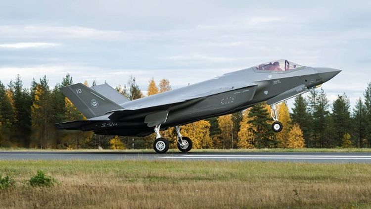 F35 a Finnish Air Force Arrives 1.jpg