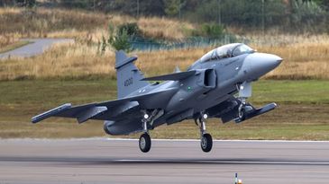 Saab Gripen F Erstflug.jpg